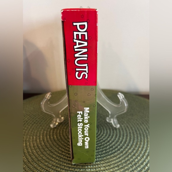 Innovative Designs Peanuts Snoopy Design Sew Make Your Own Felt Stocking Kit New - Picture 4 of 6